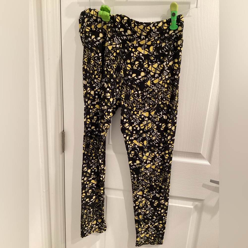 LuLaRoe TC Leggings in Black and Yellow Pattern